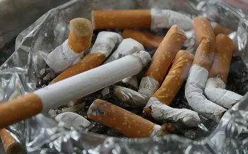 En Canadá, cada cigarrillo tendría impresa una advertencia por su consumo