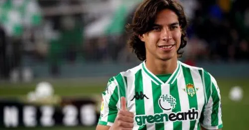 Real Betis presenta al mexicano Diego Lainez como su jugador