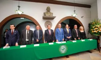 Inauguran ciclo escolar 2024-2025 en la Escuela Libre de Derecho de Puebla