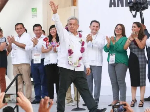 López Obrador continúa gira de agradecimiento en Yucatán