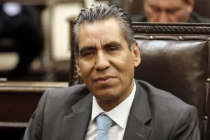 Diputado pide que empleados de bancos sean sujetos a pruebas de confianza