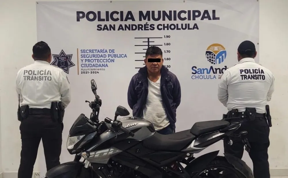 Recuperan agentes viales de San Andrés Cholula motocicleta con reporte de robo
