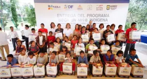 TSJ entrega paquetes escolares de Beca un Niño Indígena