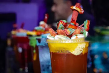 Ayuntamiento de Puebla emprenderá acciones en 2026 contra negocios de micheladas que operan en cocheras