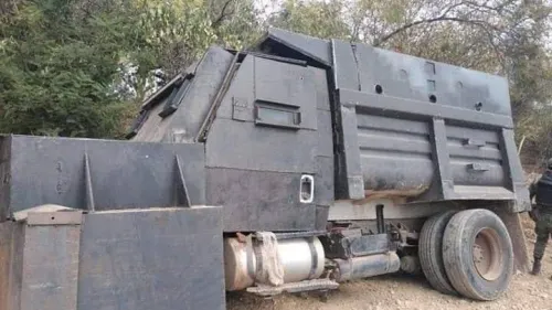 Decomisan ‘narcotanque’ luego de persecución en Michoacán