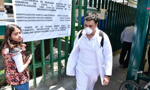 Por covid-19, la CDMX pide a personal de salud donar parte de su salario
