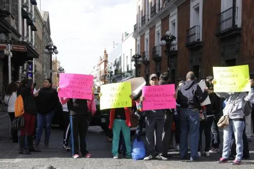 Padres de familia de La Fragua exigen rehabilitación de la Escuela