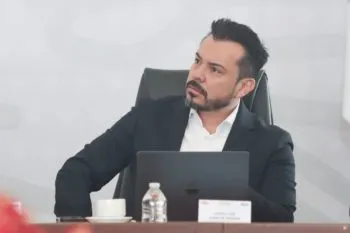 García Parra compara presunto chantaje de TV Azteca al Gobierno de Puebla con cobro de derecho de piso