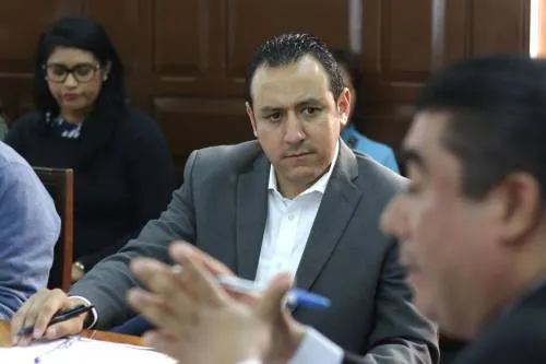 Celebra Iván Galindo aprobación de ley para que sea el Cabildo quien nombre a edil sustituto