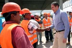 Inicia reconstrucción de zonas afectadas por Earl