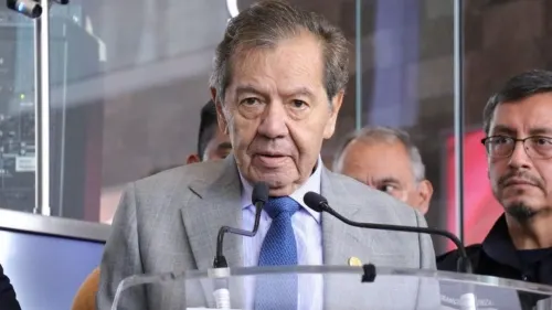 Muñoz Ledo ‘levanta la mano’ para reelegirse como presidente de la Cámara de Diputados
