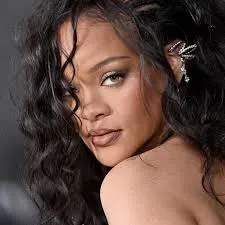 Trump arremete contra Rihanna por show de medio tiempo en el Super Bowl