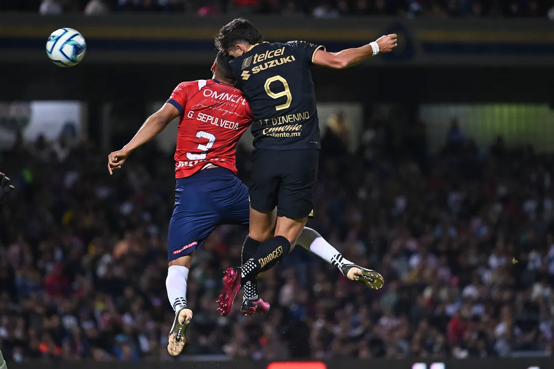 Pumas vs Chivas