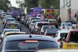 Fernández del Campo propone programa ”1×1” para agilizar tránsito vehicular