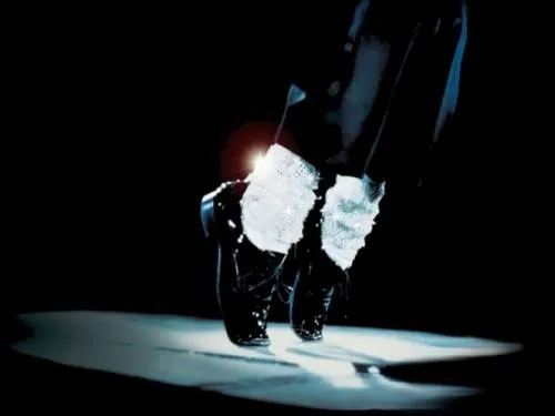 Subastan zapatos con los que Jackson estrenó el “moonwalk”