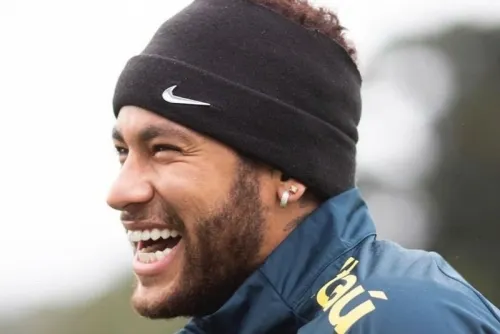 Tras frustrado traspaso al Barcelona, Neymar jugará por el PSG, señala DT