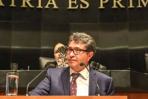 Jueces buscan mantener sus salarios y privilegios: Monreal