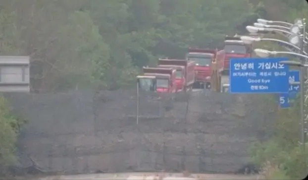Corea del Norte destruye carreteras fronterizas en respuesta a tensiones con Corea del Sur