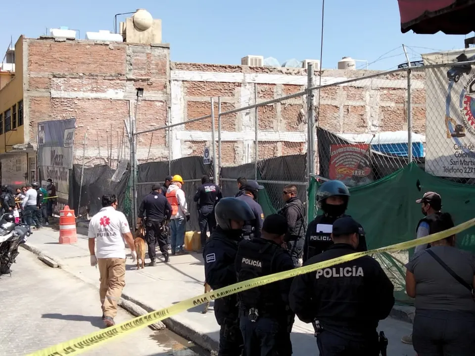 Detienen al arquitecto responsable de obra que se desplomó en Texmelucan