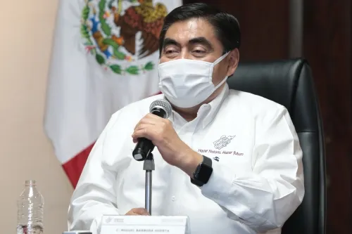 Líder del PAN en Puebla no es perseguida política: Barbosa