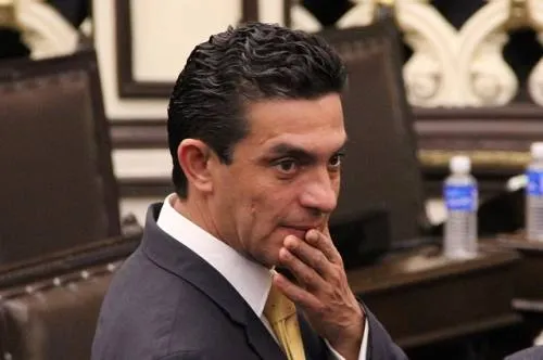 Líder del Congreso pide a alcaldes electos ser cuidadosos en selección de sus funcionarios