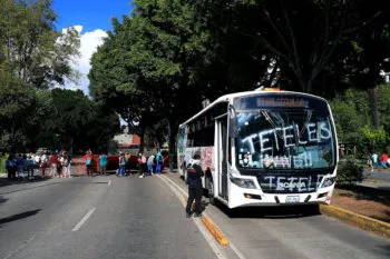 Presentan denuncias por daños de normalistas en la Secretaría de Educación de Puebla