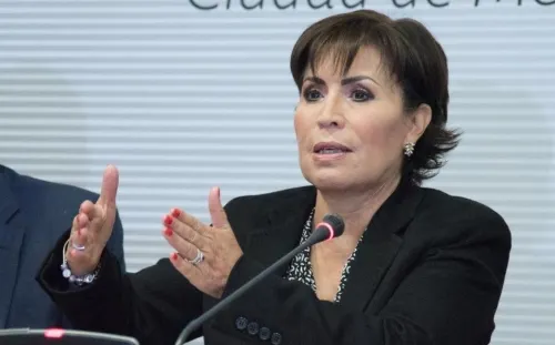 Rosario Robles impugna resolución de juez que le negó acceso a cuentas bancarias