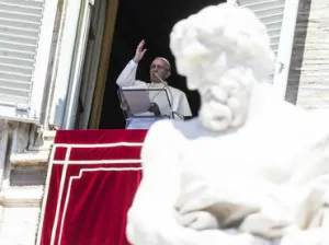 Que mujeres que sufren violencia hallen justicia: Papa Francisco