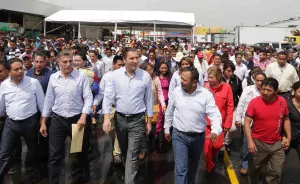 Gobernador y alcalde recorren andenes de la Central de Abasto