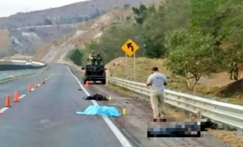 Dejan tres cuerpos en bolsas sobre la Autopista del Sol en Chilpanchingo