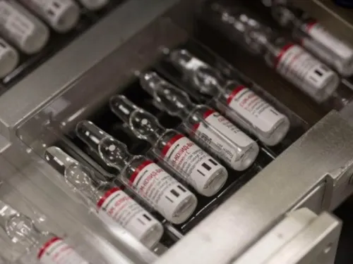 Farmacéutica mexicana pacta 32 millones de dosis de vacuna Sputnik-V