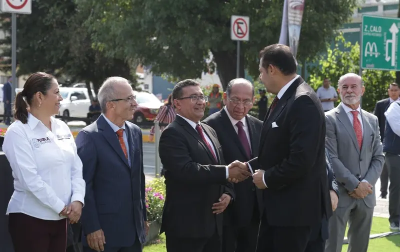 congreso-pue-develacion-monumento-gral-ignacio-zaragoza