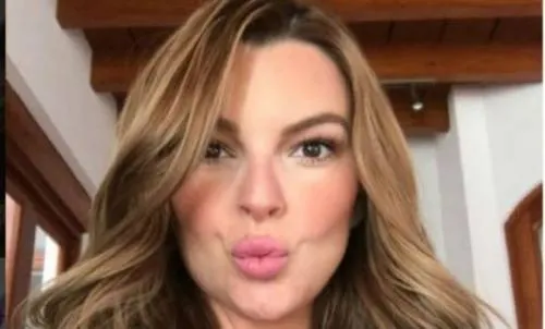 Marjorie de Sousa espera ganar juicio para obtener pasaporte de su hijo