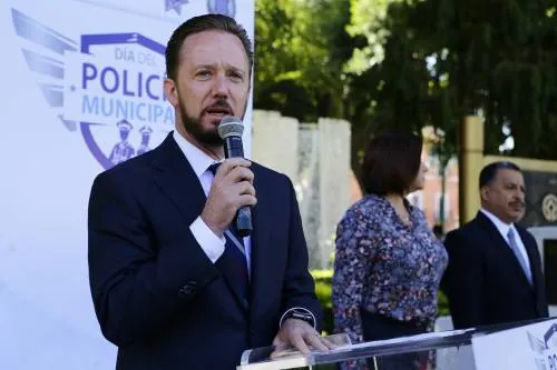 Ayuntamiento procederá en caso de omisión a la reparación de 10 casonas en el CH, advierte Banck