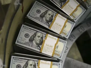 El Banco de México interviene para proteger al peso