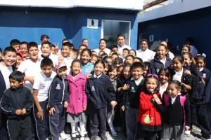 Néstor Camarillo inicia rehabilitación de módulo sanitario en Tuzuapan
