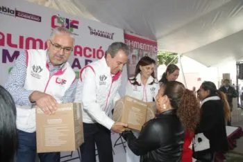 Ayuntamiento de Puebla capital entrega apoyos alimentarios en colonias y juntas auxiliares
