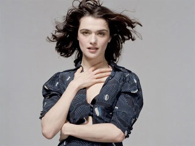 Rachel Weisz deja la calma por los golpes