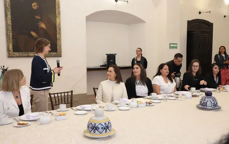 gabriela-bonilla-esposas-embajadores