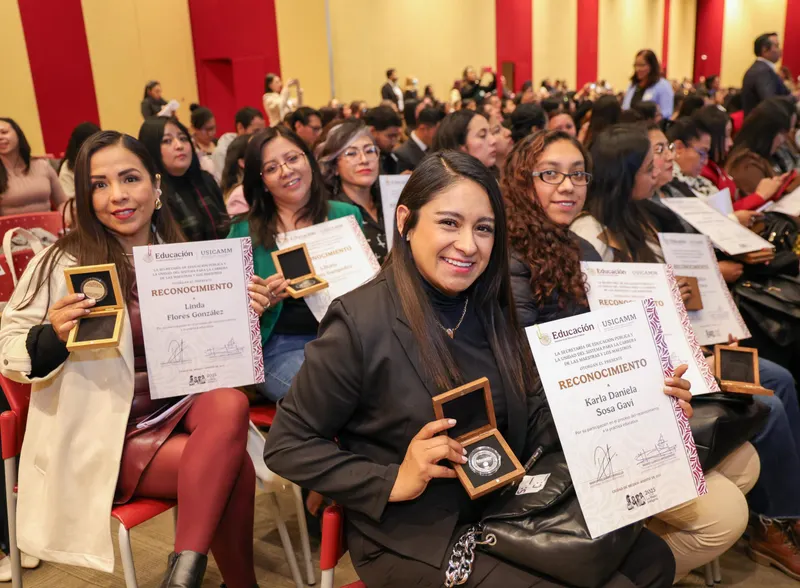 Premia SEP a 417 docentes por prácticas educativas innovadoras