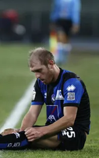 Detienen a futbolista italiano por arreglo de partidos