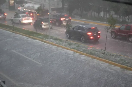 Lluvia causa anegación en Parque Industrial 2000