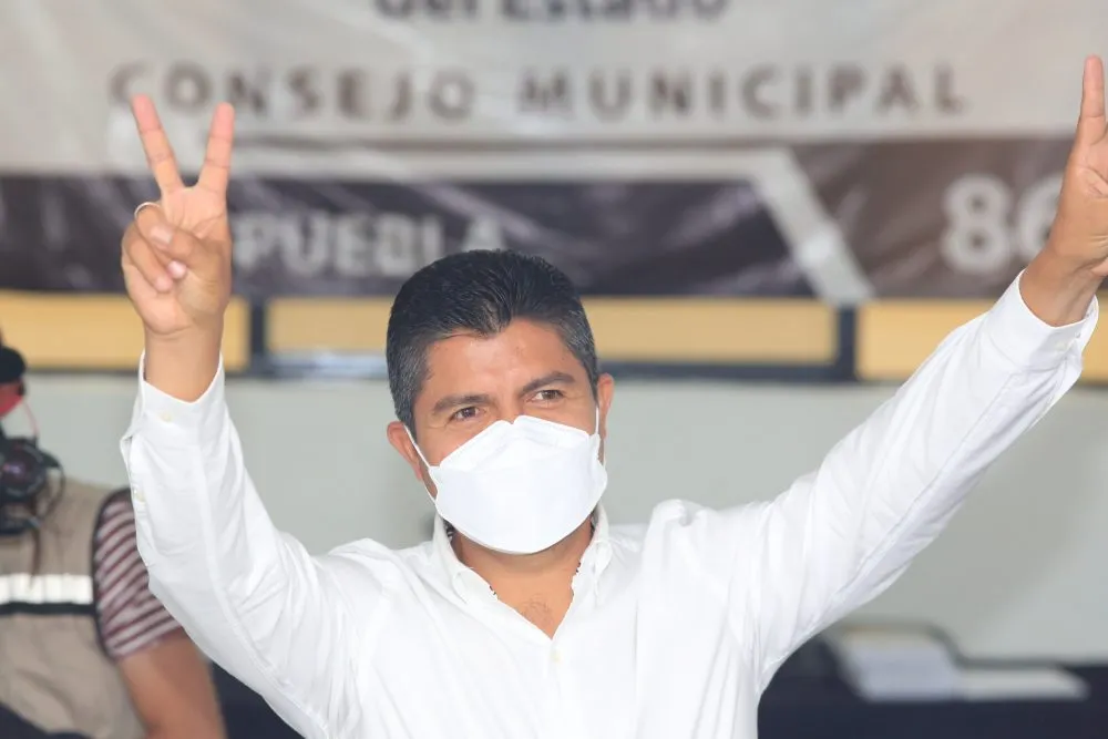 Alcalde electo, Eduardo Rivera Pérez, supera al Covid-19
