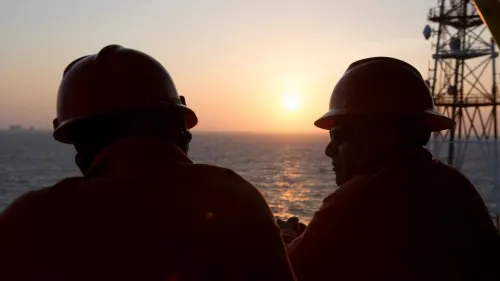 Precio alto del crudo no resuelve panorama para Pemex: Banco Base