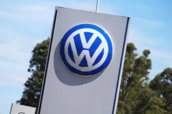 VW recortará salario de 15 días a trabajadores por paro técnico del modelo Jetta