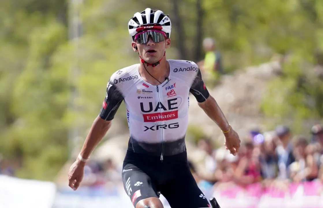 Isaac del Toro gana la Clásica Terres de l’Ebre y suma su décima victoria