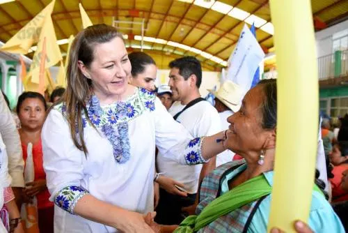 Se comprometió MEA a rehabilitar la Carretera Interserrana