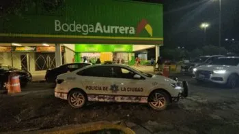 Comando armado roba celulares y desata el pánico en Bodega Aurrerá de Xilotzingo