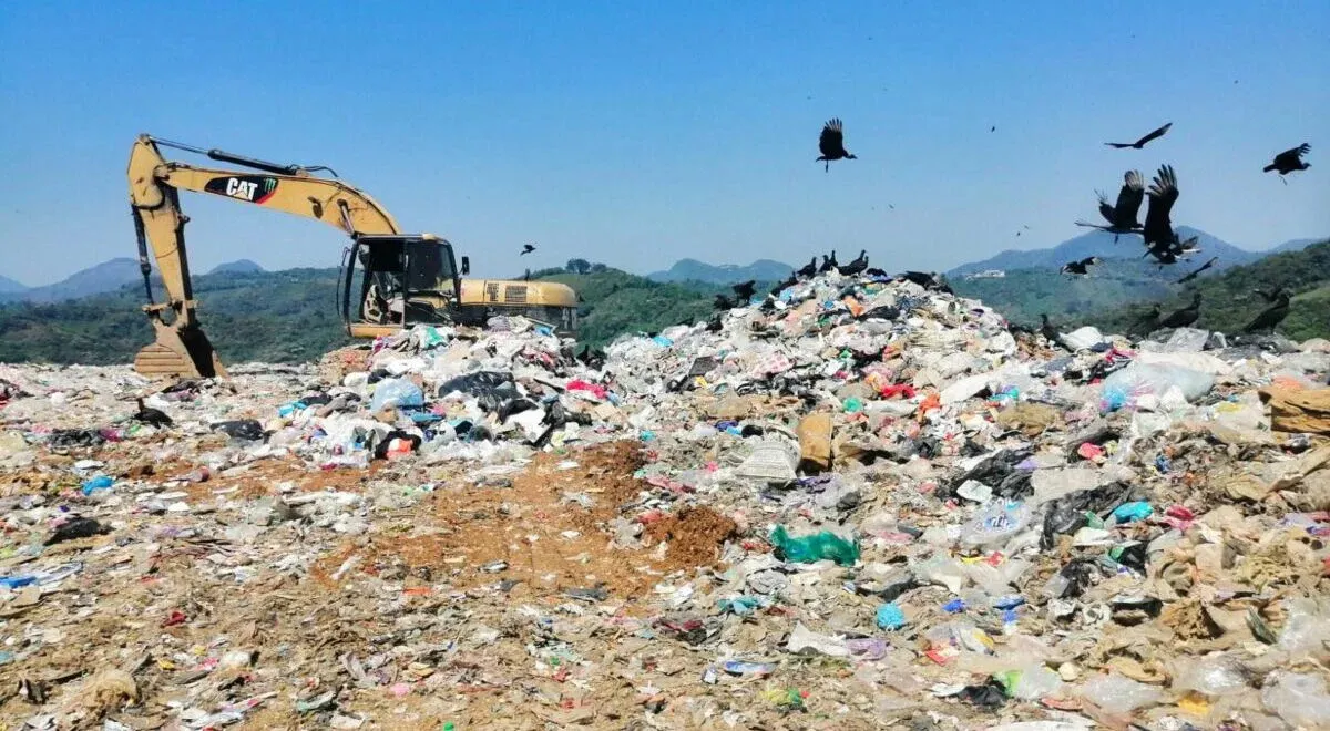 Profepa clausura relleno sanitario de Huehuetla y multa al ayuntamiento por daños ambientales