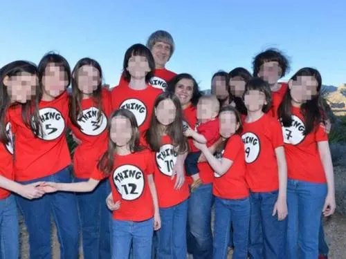 Abuelos de niños encadenados, “escandalizados” por los informes